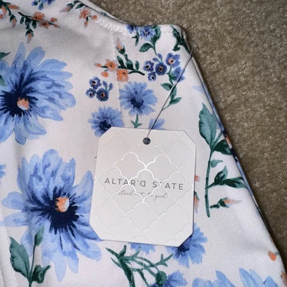 Altar'd State Blue Floral Top - Picture 2 of 4